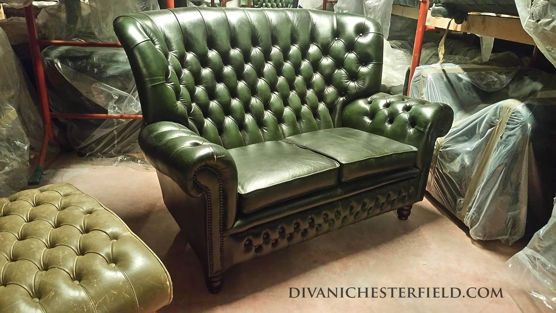 Divano chesterfield a due posti Monk in pelle verde